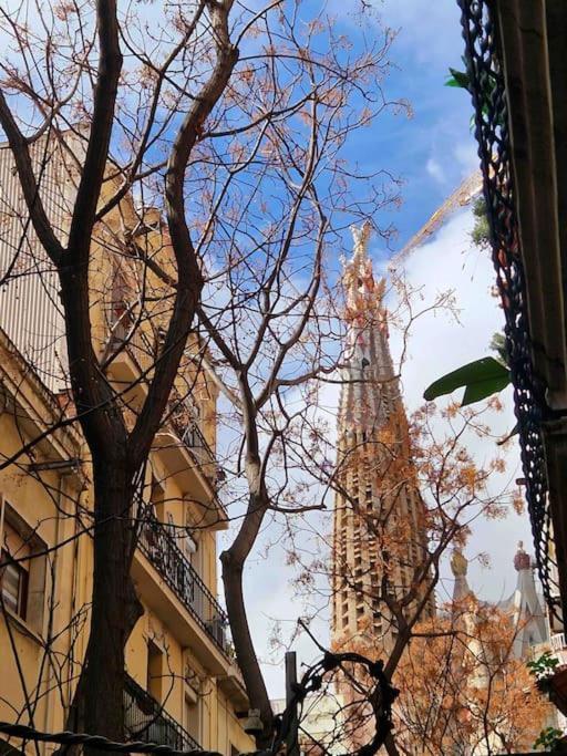 Loft Nearby Sagrada Familia Apartment Barcelona Luaran gambar